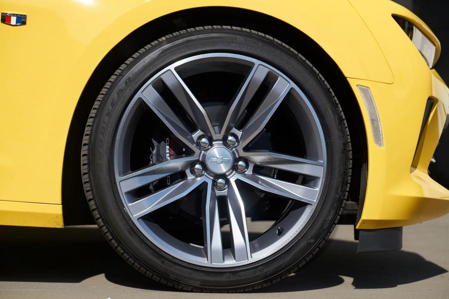 Колеса Chevrolet Camaro Performance 2017 года  (фото 3 из 6)
